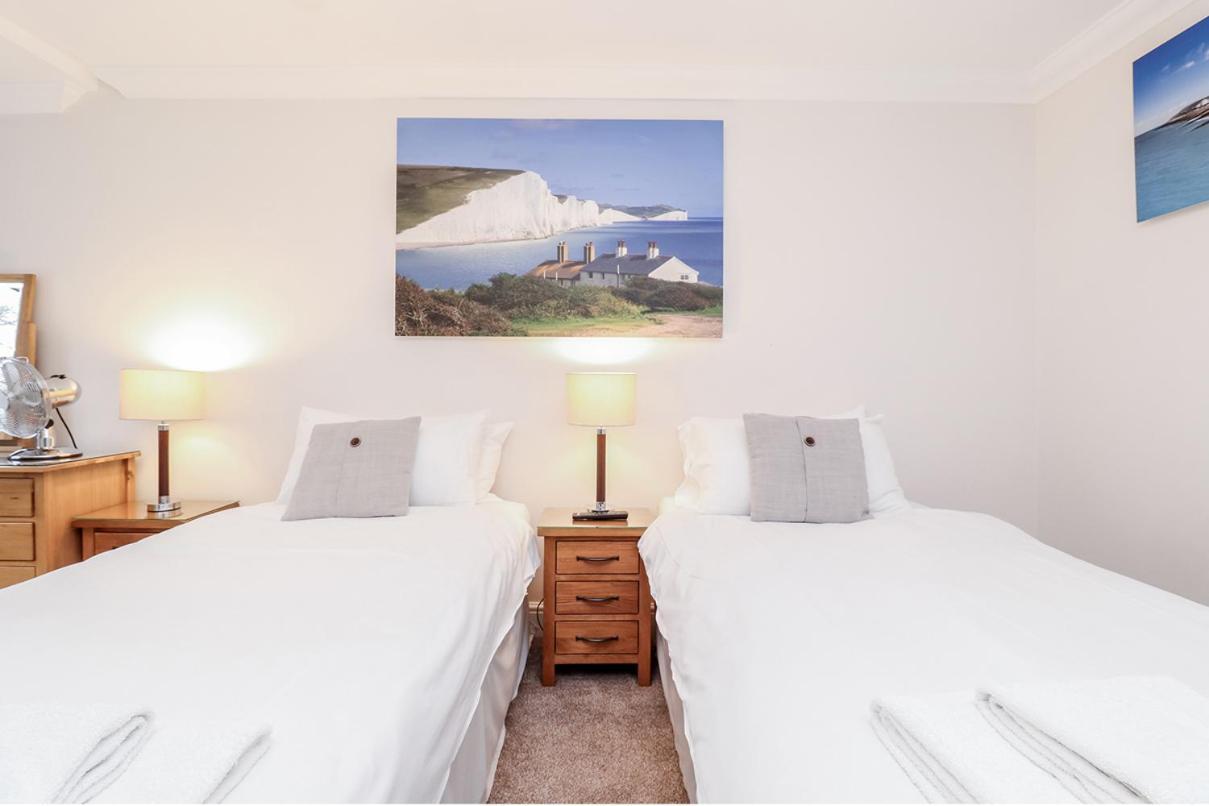 3 Queens Gardens Sea View Apartment ايستبورن المظهر الخارجي الصورة