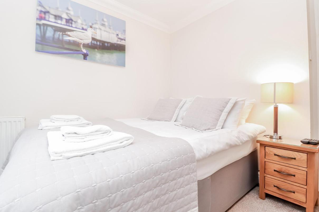 3 Queens Gardens Sea View Apartment ايستبورن المظهر الخارجي الصورة