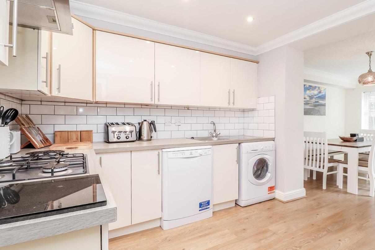 3 Queens Gardens Sea View Apartment ايستبورن المظهر الخارجي الصورة
