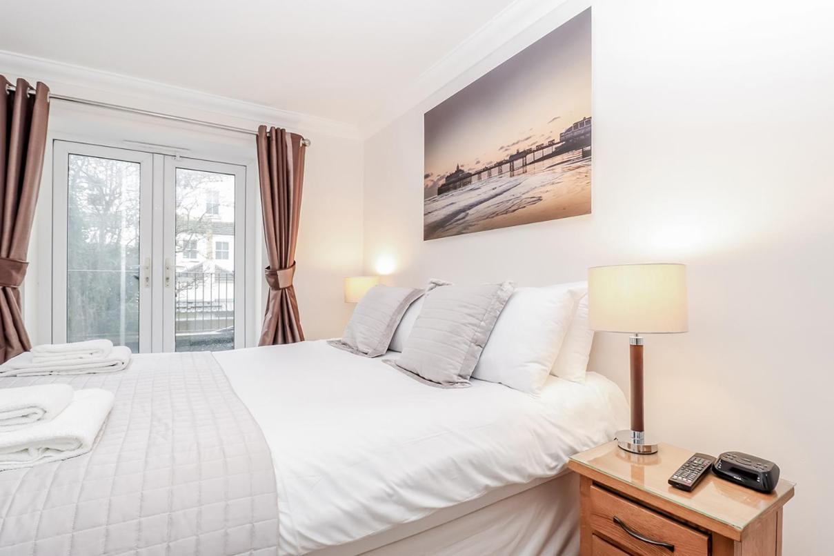 3 Queens Gardens Sea View Apartment ايستبورن المظهر الخارجي الصورة